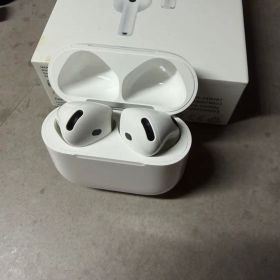 Apple AirPods 4 アクティブノイズキャンセリング搭載モデル