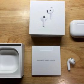 AirPods4 （ANCモデル）純正 限定保証付き AA