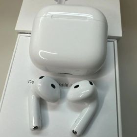 【美品】AirPods 4 ANC搭載モデル MXP93J/A V2C7F