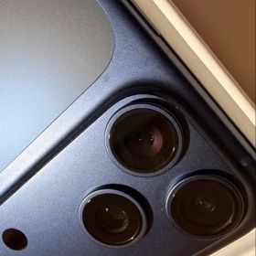 iPhone 17 Pro 256GB ブルー SIMフリー 美品 残債無し