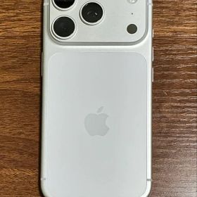 美品iPhone 17 Pro 512GB シルバーAppleCare+付き