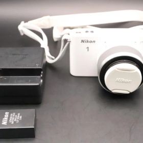 美品 Nikon 1 J1 ホワイト 10-30mm レンズキット