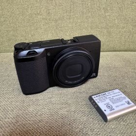 RICOH GR3x