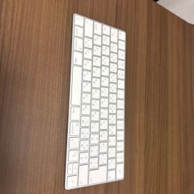 ジャンク品扱い　Apple　 Magickeyboard A2975 白　中古品 Magic Keyboard 訳あり・ジャンク 1,780円 | ネット最安値の価格比較
