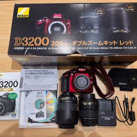 【美品・付属品多数】Nikon D3200 200mm ダブルズームキット レッド