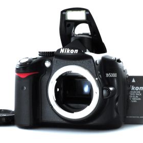 撮影枚数7,799枚【ニコン】Nikon D5000 デジタル一眼レフカメラ + バッテリー #U647A
