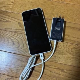 中古 ジャンクiPhone 4s本体 充電器付き