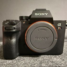 【美品】SONY α7RIII(ILCE-7RM3) ボディ Lプレート付