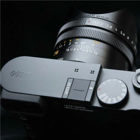 【中古品】《美品》 Leica Q2 007 Edition 【世界限定250台！007とコラボレーションした特別モデルが入荷しました！】【点検証明書付き・ライカカメラジャパンにて各部点検済】 [ デジタルカメラ ]
