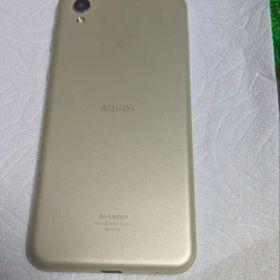 SHARP AQUOS SH-M08 ゴールド