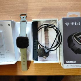 fitbit sense（定価32,000円）