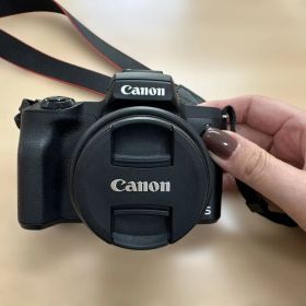 Canon EOS Kiss M EF-M15-45