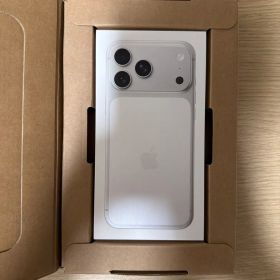 u*f様 Apple iPhone17ProMAX 256GB シルバー 新品未