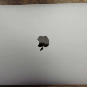 Apple MacBook Air Retina 2018【初期化済、充電器付】