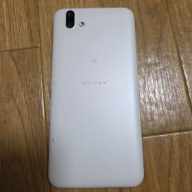arrows U 801FJ ホワイト 本体 32GB SIMフリー