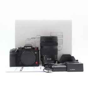 【美品】 パナソニック(Panasonic) フルサイズ ミラーレス一眼カメラ ルミックス S1M2M 標準レンズキット2,410万画素 ブラックDC-S1M2M JS129-02199