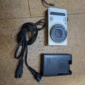 CASIO EXILIM EX-ZR100 コンパクトデジタルカメラ