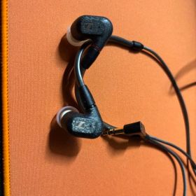 IE 300 新品 20,800円 中古 13,999円 | ネット最安値の価格比較