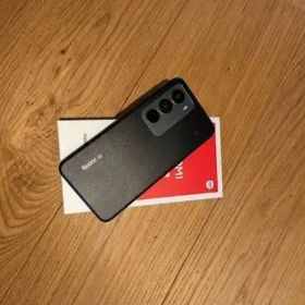 【美品】Xiaomi Redmi 15 5G スマートフォン 本体