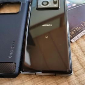 【ケース・フィルム付】AQUOS R6 ブラック