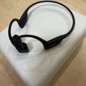 美品！Shokz OpenRun Pro 2 Mini 本体 骨伝導イヤホン