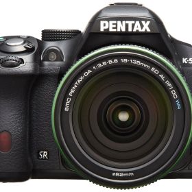 【中古】【非常に良い】RICOH デジタル一眼レフ PENTAX K-50 DA18-135mmWRレンズキット ブラック K-50 18-135WR KIT BLACK 10918