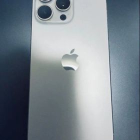 iPhone 16 Pro Max 1TB ホワイトチタニウム