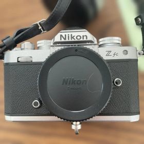 ＊Nikon Z fc ミラーレス一眼カメラ 本体 付属品多数＊