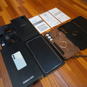 Samsung Galaxy S23 本体 au版