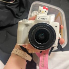 Canon EOS Kiss M 本体 ホワイト レンズキット