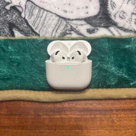 Apple AirPods4 ワイヤレスイヤホン ANC搭載モデル