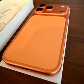 美品 iPhone 17 Pro 256GB SIMフリー コズミックオレンジ