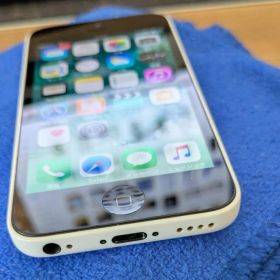 iPhone5c 16GB ホワイト