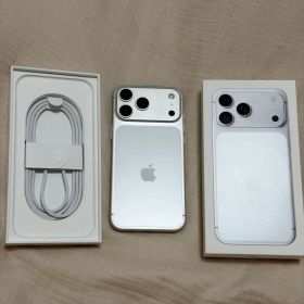 Apple iPhone17ProMax 256GB シルバー バッテリー95%