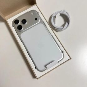 未使用品 iPhone 17 ProMax 256Gb シルバーSIMフリー