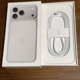 美品 iPhone17Pro Max 512GB シルバー