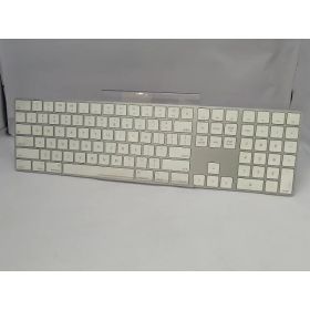 【中古】Apple Magic Keyboard（2017/テンキー付き/A1843） - 日本語（JIS） シルバー MQ052J/A【川越クレアモール】保証期間1週間