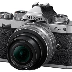 【送料無料・新品未開封】【日本正規純正品】Nikon Z fc 16-50 VR レンズキット [シルバー] 【お取り寄せ（5週から7週程度見込み）での入荷、発送】