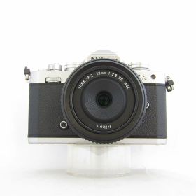 【中古】 (ニコン) Nikon Z FC 28/2.8 SPECIAL EDITIONキツト シルバー【中古カメラ デジタル一眼】 ランク：B