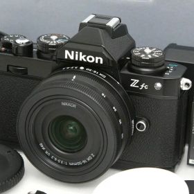 【中古】【極美品】ニコン Z fc 16-50 VR レンズキット [ブラック] CA01-R7285-4B5 Nikon Zマウント APS-C EVF 標準ズーム 手ブレ補正 レンズ付き セット 中古