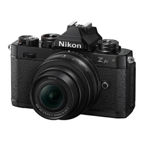 【10年間保証付き】[ニコン] Z fc 16-50VR レンズキット ブラック（Nikon Creators 応援オータムキャンペーン2026 対象商品 2026年8月28日～10月13日）