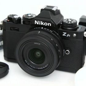 【中古】【美品】ニコン Z fc 16-50 VR レンズキット [ブラック] CA01-R6627-3Y1A Nikon Zマウント APS-C EVF 標準ズーム 手ブレ補正 レンズ付き セット 中古