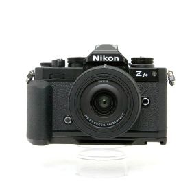 【中古】 (ニコン) Nikon Zfc 16-50 VR レンズキット ブラック【中古カメラ デジタル一眼】 ランク：AB