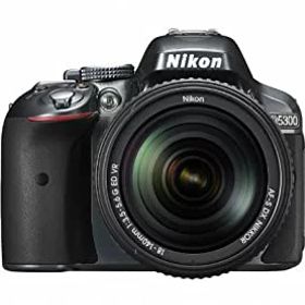 【中古】【39shop】Nikon★デジタル一眼レフカメラ D5300 18-140VR レンズキット グレー D5300LK18-140VRGY（良い）