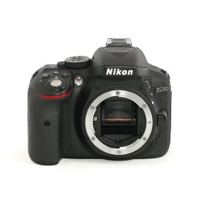 【中古】 (ニコン) Nikon D5300 ボディ ブラック【中古カメラ デジタル一眼】 ランク：B