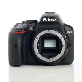 【中古】 (ニコン) Nikon D5300 ボディ ブラック【中古カメラ デジタル一眼】 ランク：B