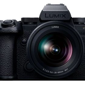 【ポイント10倍】 パナソニック デジタル一眼カメラ LUMIX DC-S5M2XK 標準ズームレンズキット [タイプ：ミラーレス 画素数：2528万画素(総画素) 2420万画素(有効画素) 撮像素子：フルサイズ 35.6mm×23.8mm CMOS 重量：657 g] 【P10倍】