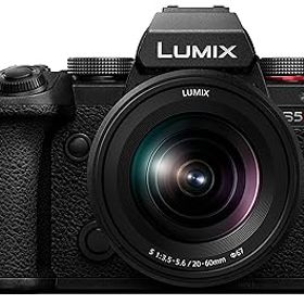 【中古】パナソニック(Panasonic) パナソニック フルサイズミラーレス一眼カメラ S5M2K 標準ズームレンズキット ブラック DC-S5M2K