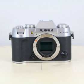 【中古】 (フジフイルム) FUJIFILM X-T50 ボデイ シルバー【中古カメラ デジタル一眼】 ランク：B
