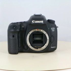 【中古】 (キヤノン) Canon EOS 7D MarkII ボデイ【中古レンズ AFレンズ】 ランク：C